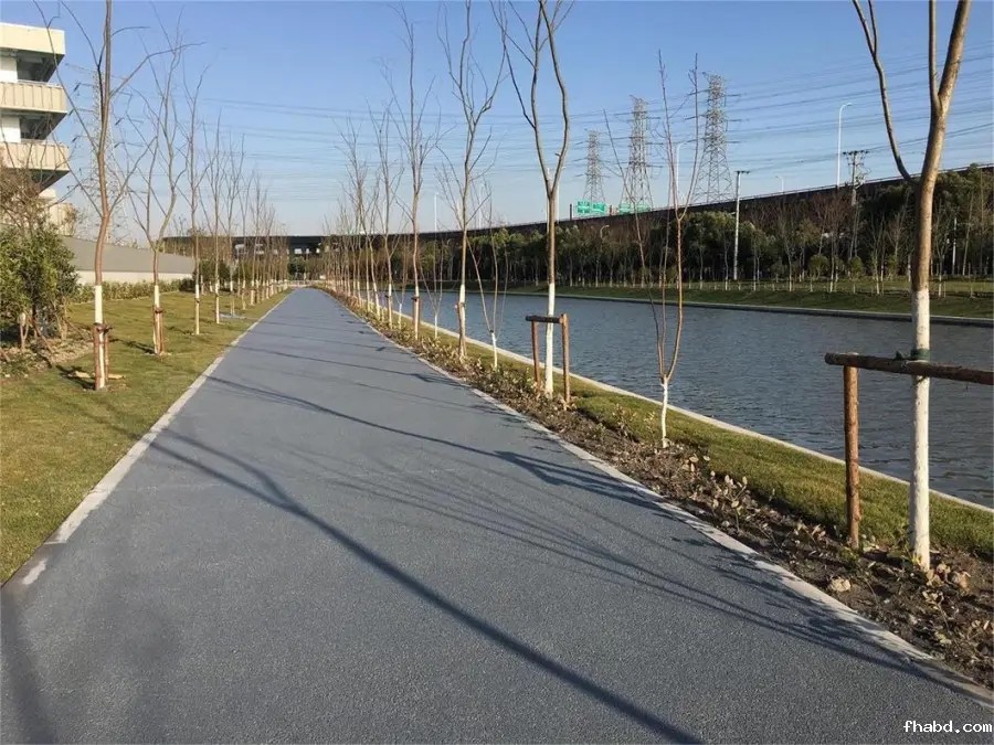 广汕公路长坪高速口透水混凝土工程